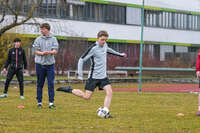 Bad Wörishofen, Deutschland – Vorbereitungstraining für das Schulderby 2026 zwischen der Wirtschaftsschule Bad Wörishofen und dem Josef-Bernhard-Gymnasium Türkheim auf dem Gelände der Wirtschaftsschule in Bad Wörishofen. Das Spiel ist für Mai 2026 geplant.