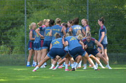 05.08.2026, München, Deutschland. Google Pixel Frauen-Bundesliga: Die FC Bayern Frauen absolvieren auf dem FC Bayern Campus eine Trainingseinheit zur Vorbereitung auf das Testspiel gegen Paris FC. Die Mannschaft