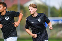 03.10.2026, Mindelheim, Deutschland. Kreisliga Allgäu Nord: TSV Mindelheim gegen (SG) Sontheim/Westerheim. Spielort: Julius-Strohmayer Stadion. Marc Mörstedt (TSV Mindelheim) nachdenklich, ernst, fokussiert