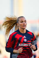19.10.2026, München, Bayern, Deutschland. Google Pixel Frauen-Bundesliga: FC Bayern Frauen gegen VfB Stuttgart Frauen. Spielort: FC Bayern Campus-Stadion. Glódís Perla Viggósdóttir (FC Bayern Frauen) beim Aufwärmen, beim Warmmachen, während des Aufwärmens