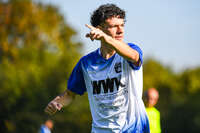 04.10.2026, Bad Wörishofen, Deutschland. U19 (A-Jun.) Kreisklasse Allgäu - Nord: FC Bad Wörishofen U19 gegen SG Unterrieden U19. Spielort: Stadion Am Unteren Hart. Florim Veselaj (FC Bad Wörishofen) nachdenklich, ernst, fokussiert