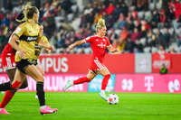 19.10.2026, München, Bayern, Deutschland. Google Pixel Frauen-Bundesliga: FC Bayern Frauen gegen VfB Stuttgart Frauen. Spielort: FC Bayern Campus-Stadion. Linda Dallmann (FC Bayern Frauen) am Ball, mit dem Ball, in einer Spielszene