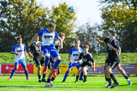 04.10.2026, Bad Wörishofen, Deutschland. U19 (A-Jun.) Kreisklasse Allgäu - Nord: FC Bad Wörishofen U19 gegen SG Unterrieden U19. Spielort: Stadion Am Unteren Hart. Ylli Vezaj (FC Bad Wörishofen) beim Kopfball, im Kopfballduell, beim Luftduell