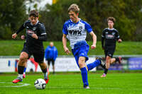 11.10.2026, Bad Wörishofen, Bayern, Deutschland. U19 (A-Jun.) Kreisklasse Allgäu – Nord: FC Bad Wörishofen U19 gegen JFG Wertachtal U19. Spielort: Stadion Unteres Hart. Saison 2026/2027. Niklas Lichtenberg (FC Bad Wörishofen) im Zweikampf, im Duell, im Kampf um den Ball
