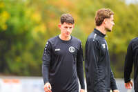 17.10.2026, Mindelheim, Bayern, Deutschland. Kreisliga Allgäu Nord: TSV Mindelheim gegen SV Oberegg. Spielort: Julius-Strohmayer-Stadion. Darius Argintaru (TSV Mindelheim) nachdenklich, ernst, fokussiert