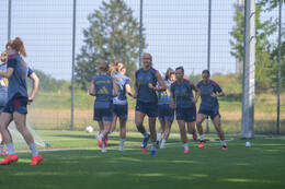 05.08.2026, München, Deutschland. Google Pixel Frauen-Bundesliga: Die FC Bayern Frauen absolvieren auf dem FC Bayern Campus eine Trainingseinheit zur Vorbereitung auf das Testspiel gegen Paris FC. Pernille Harder (FC Bayern Frauen)