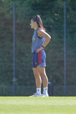 05.08.2026, München, Deutschland. Google Pixel Frauen-Bundesliga: Die FC Bayern Frauen absolvieren auf dem FC Bayern Campus eine Trainingseinheit zur Vorbereitung auf das Testspiel gegen Paris FC. Jovana Damnjanovic (FC Bayern Frauen)