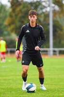 17.10.2026, Mindelheim, Bayern, Deutschland. Kreisliga Allgäu Nord: TSV Mindelheim gegen SV Oberegg. Spielort: Julius-Strohmayer-Stadion. Moritz Radewaldt (TSV Mindelheim) am Ball, mit dem Ball, in einer Spielszene