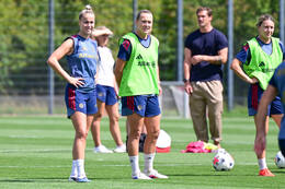 19.08.2026, München, Deutschland. Google Pixel Frauen-Bundesliga: Die FC Bayern Frauen absolvieren auf dem FC Bayern Campus eine Trainingseinheit vor dem Bundesliga-Saisonauftakt gegen den 1. FC Union Berlin. Giulia Gwinn (FC Bayern Frauen)