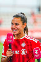 06.09.2026, München, Deutschland. Google Pixel Frauen-Bundesliga: FC Bayern München Frauen gegen SC Freiburg Frauen am FC Bayern Campus. Lena Oberdorf (FC Bayern Frauen) im Interview.