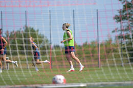 05.08.2026, München, Deutschland. Google Pixel Frauen-Bundesliga: Die FC Bayern Frauen absolvieren auf dem FC Bayern Campus eine Trainingseinheit zur Vorbereitung auf das Testspiel gegen Paris FC. Alara Sehitler (FC Bayern Frauen)