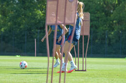 05.08.2026, München, Deutschland. Google Pixel Frauen-Bundesliga: Die FC Bayern Frauen absolvieren auf dem FC Bayern Campus eine Trainingseinheit zur Vorbereitung auf das Testspiel gegen Paris FC. Jovana Damnjanovic (FC Bayern Frauen)