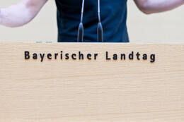 München, Deutschland, 10.06.2026: Schülerinnen und Schüler der Wirtschaftsschule Bad Wörishofen besuchen den Bayerischen Landtag in München. Im Rahmen einer Führung erhielten die Teilnehmer Einblicke in die parlamentarische Arbeit des Bayerischen Landtags. Begleitet wurde der Besuch von dem Landtagsabgeordneten Peter Wachler.