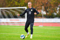 17.10.2026, Mindelheim, Bayern, Deutschland. Kreisliga Allgäu Nord: TSV Mindelheim gegen SV Oberegg. Spielort: Julius-Strohmayer-Stadion. Haris Omerasevic (TSV Mindelheim) beim Pass, beim Zuspiel, bei der Ballabgabe