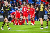22.09.2026, Unterhaching, Deutschland. UEFA Women's Champions League, 1. Spieltag der Ligaphase: FC Bayern München Frauen gegen Manchester City. UWCL-Auftakt der FC Bayern Frauen und erstes UWCL-Pflichtspiel im neuen Zuhause Sportpark Unterhaching. Jovana Damnjanović (FC Bayern Frauen) verletzt.