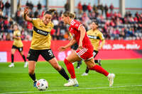 19.10.2026, München, Bayern, Deutschland. Google Pixel Frauen-Bundesliga: FC Bayern Frauen gegen VfB Stuttgart Frauen. Spielort: FC Bayern Campus-Stadion. Klara Bühl (FC Bayern Frauen) beim Laufen, im Sprint, in einer Laufszene