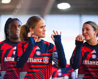 19.10.2026, München, Bayern, Deutschland. Google Pixel Frauen-Bundesliga: FC Bayern Frauen gegen VfB Stuttgart Frauen. Spielort: FC Bayern Campus-Stadion. Sophie Proost (FC Bayern Frauen) fröhlich, gut gelaunt, lachend