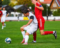 03.10.2026, Mindelheim, Deutschland. Kreisliga Allgäu Nord: TSV Mindelheim gegen (SG) Sontheim/Westerheim. Spielort: Julius-Strohmayer Stadion. Anel Junuzovic (TSV Mindelheim) im Zweikampf, im Duell, im Kampf um den Ball