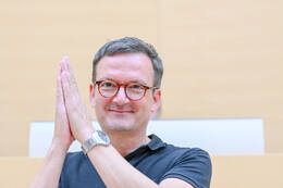 München, Deutschland, 10.06.2026: Schülerinnen und Schüler der Wirtschaftsschule Bad Wörishofen besuchen den Bayerischen Landtag in München. Im Rahmen einer Führung erhielten die Teilnehmer Einblicke in die parlamentarische Arbeit des Bayerischen Landtags. Begleitet wurde der Besuch von dem Landtagsabgeordneten Peter Wachler.