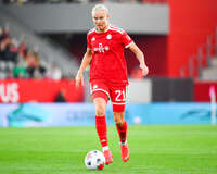 19.10.2026, München, Bayern, Deutschland. Google Pixel Frauen-Bundesliga: FC Bayern Frauen gegen VfB Stuttgart Frauen. Spielort: FC Bayern Campus-Stadion. Pernille Harder (FC Bayern Frauen) am Ball, mit dem Ball, in einer Spielszene