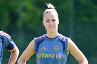 19.08.2026, München, Deutschland. Google Pixel Frauen-Bundesliga: Die FC Bayern Frauen absolvieren auf dem FC Bayern Campus eine Trainingseinheit vor dem Bundesliga-Saisonauftakt gegen den 1. FC Union Berlin. Giulia Gwinn (FC Bayern Frauen)