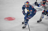 09.10.2026, München, Deutschland. PENNY DEL, Deutsche Eishockey Liga, Saison 2026/27, 7. Spieltag: EHC Red Bull München gegen ERC Ingolstadt im SAP Garden in München. Veit Oswald (EHC Red Bull München) beim Schlittschuhlaufen, in Bewegung auf dem Eis