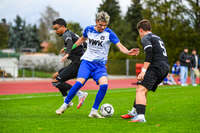11.10.2026, Bad Wörishofen, Bayern, Deutschland. U19 (A-Jun.) Kreisklasse Allgäu – Nord: FC Bad Wörishofen U19 gegen JFG Wertachtal U19. Spielort: Stadion Unteres Hart. Saison 2026/2027. Pedro Stojan (FC Bad Wörishofen) am Ball, mit dem Ball, in einer Spielszene