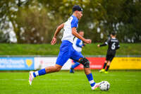 11.10.2026, Bad Wörishofen, Bayern, Deutschland. U19 (A-Jun.) Kreisklasse Allgäu – Nord: FC Bad Wörishofen U19 gegen JFG Wertachtal U19. Spielort: Stadion Unteres Hart. Saison 2026/2027. Faruk Dugonjic (FC Bad Wörishofen) beim Laufen, im Sprint, in einer Laufszene