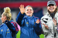 19.10.2026, München, Bayern, Deutschland. Google Pixel Frauen-Bundesliga: FC Bayern Frauen gegen VfB Stuttgart Frauen. Spielort: FC Bayern Campus-Stadion. Sarah Zadrazil (FC Bayern Frauen) fröhlich, gut gelaunt, lachend