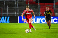 22.09.2026, Unterhaching, Deutschland. UEFA Women's Champions League, 1. Spieltag der Ligaphase: FC Bayern München Frauen gegen Manchester City. UWCL-Auftakt der FC Bayern Frauen und erstes UWCL-Pflichtspiel im neuen Zuhause Sportpark Unterhaching. Franziska Kett (FC Bayern Frauen)