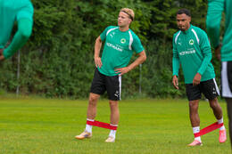 15.07.2026, Bad Wörishofen, Deutschland, 2. Bundesliga, Saison 2026/2027, Der SpVgg Greuther Fürth startet mit der ersten Trainingseinheit in sein Sommertrainingslager in Bad Wörishofen (Unterallgäu). Der Verein bereitet sich dort auf die Saison 2026/2027 vor. Philipp Müller (SpVgg Greuther Fürth), Sacha Bansé (SpVgg Greuther Fürth)