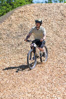 Mindelheim, Deutschland – 23.05.2026: Eröffnung der neuen BikeArea auf der Schwabenwiese in Mindelheim. Die von Schanzenwerk gestaltete und gebaute Anlage umfasst Pumptrack-, Flowline- und Jumpline-Elemente für Kinder, Jugendliche und Erwachsene.