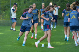 05.08.2026, München, Deutschland. Google Pixel Frauen-Bundesliga: Die FC Bayern Frauen absolvieren auf dem FC Bayern Campus eine Trainingseinheit zur Vorbereitung auf das Testspiel gegen Paris FC. Bernadette Amani (FC Bayern Frauen)
