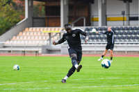 17.10.2026, Mindelheim, Bayern, Deutschland. Kreisliga Allgäu Nord: TSV Mindelheim gegen SV Oberegg. Spielort: Julius-Strohmayer-Stadion. Sulayman Drammeh (TSV Mindelheim) beim Schuss, beim Abschluss, bei der Schussabgabe