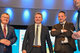 Podiumsdiskussion zur Bürgermeisterwahl in Bad Wörishofen im Kursaal. Die Bürgermeisterkandidaten Daniel Pflügl, Stefan Welzel und Paul Gruschka stellten sich den Fragen von Moderation und Publikum.