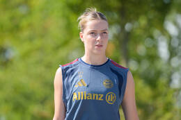 05.08.2026, München, Deutschland. Google Pixel Frauen-Bundesliga: Die FC Bayern Frauen absolvieren auf dem FC Bayern Campus eine Trainingseinheit zur Vorbereitung auf das Testspiel gegen Paris FC. Alara Sehitler (FC Bayern Frauen)