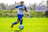 04.10.2026, Bad Wörishofen, Deutschland. U19 (A-Jun.) Kreisklasse Allgäu - Nord: FC Bad Wörishofen U19 gegen SG Unterrieden U19. Spielort: Stadion Am Unteren Hart. Ylli Vezaj (FC Bad Wörishofen) beim Laufen, im Sprint, in einer Laufszene