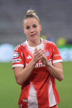 Allianz Arena, München, Deutschland – 25.04.2026: Fußball, UEFA Women’s Champions League 2025/2026, Halbfinale Hinspiel, FC Bayern München Frauen vs. FC Barcelona Frauen: