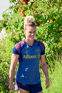 19.08.2026, München, Deutschland. Google Pixel Frauen-Bundesliga: Die FC Bayern Frauen absolvieren auf dem FC Bayern Campus eine Trainingseinheit vor dem Bundesliga-Saisonauftakt gegen den 1. FC Union Berlin. Linda Dallmann (FC Bayern Frauen)
