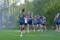 05.08.2026, München, Deutschland. Google Pixel Frauen-Bundesliga: Die FC Bayern Frauen absolvieren auf dem FC Bayern Campus eine Trainingseinheit zur Vorbereitung auf das Testspiel gegen Paris FC. Lena Oberdorf (FC Bayern Frauen)