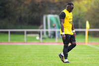 17.10.2026, Mindelheim, Bayern, Deutschland. Kreisliga Allgäu Nord: TSV Mindelheim gegen SV Oberegg. Spielort: Julius-Strohmayer-Stadion. Sulayman Drammeh (TSV Mindelheim) traurig, bedrückt, niedergeschlagen