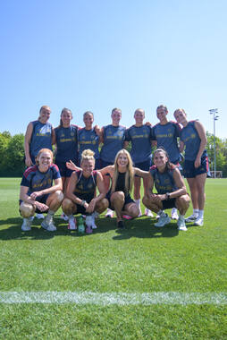 05.08.2026, München, Deutschland. Google Pixel Frauen-Bundesliga: Die FC Bayern Frauen absolvieren auf dem FC Bayern Campus eine Trainingseinheit zur Vorbereitung auf das Testspiel gegen Paris FC. Gruppenfoto