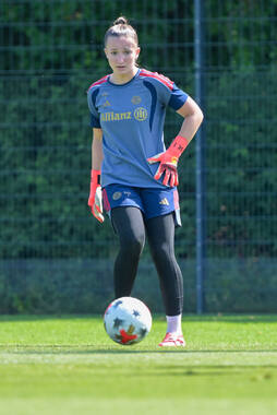 05.08.2026, München, Deutschland. Google Pixel Frauen-Bundesliga: Die FC Bayern Frauen absolvieren auf dem FC Bayern Campus eine Trainingseinheit zur Vorbereitung auf das Testspiel gegen Paris FC. Sophie Klein (FC Bayern Frauen)