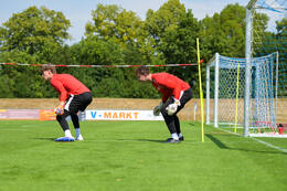 29.06.2026, Bad Wörishofen, Deutschland, Swiss Football League, SFL 2026/2027, Der FC Vaduz startet mit der ersten Trainingseinheit in sein Sommertrainingslager in Bad Wörishofen (Unterallgäu). Der Verein bereitet sich dort auf die Saison 2026/2027 vor. Nico Föllmi (FC Vaduz), Tim Öhri (FC Vaduz)