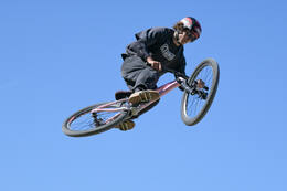 Mindelheim, Deutschland – 23.05.2026: Eröffnung der neuen BikeArea auf der Schwabenwiese in Mindelheim. Die von Schanzenwerk gestaltete und gebaute Anlage umfasst Pumptrack-, Flowline- und Jumpline-Elemente für Kinder, Jugendliche und Erwachsene.
