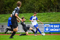 11.10.2026, Bad Wörishofen, Bayern, Deutschland. U19 (A-Jun.) Kreisklasse Allgäu – Nord: FC Bad Wörishofen U19 gegen JFG Wertachtal U19. Spielort: Stadion Unteres Hart. Saison 2026/2027. Volkan Serif (FC Bad Wörishofen) beim Pass, beim Zuspiel, bei der Ballabgabe