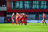 06.09.2026, München, Deutschland. Google Pixel Frauen-Bundesliga: FC Bayern München Frauen gegen SC Freiburg Frauen am FC Bayern Campus. FC Bayern jubelt zum 1:0