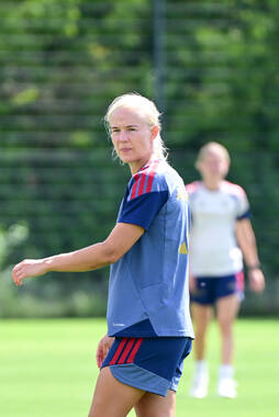 19.08.2026, München, Deutschland. Google Pixel Frauen-Bundesliga: Die FC Bayern Frauen absolvieren auf dem FC Bayern Campus eine Trainingseinheit vor dem Bundesliga-Saisonauftakt gegen den 1. FC Union Berlin. Pernille Harder (FC Bayern Frauen)