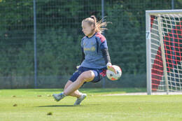 05.08.2026, München, Deutschland. Google Pixel Frauen-Bundesliga: Die FC Bayern Frauen absolvieren auf dem FC Bayern Campus eine Trainingseinheit zur Vorbereitung auf das Testspiel gegen Paris FC. Regina van Eijk (FC Bayern Frauen)
