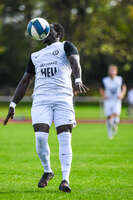 03.10.2026, Mindelheim, Deutschland. Kreisliga Allgäu Nord: TSV Mindelheim gegen (SG) Sontheim/Westerheim. Spielort: Julius-Strohmayer Stadion. Sulayman Drammeh (TSV Mindelheim) beim Kopfball, im Kopfballduell, beim Luftduell
